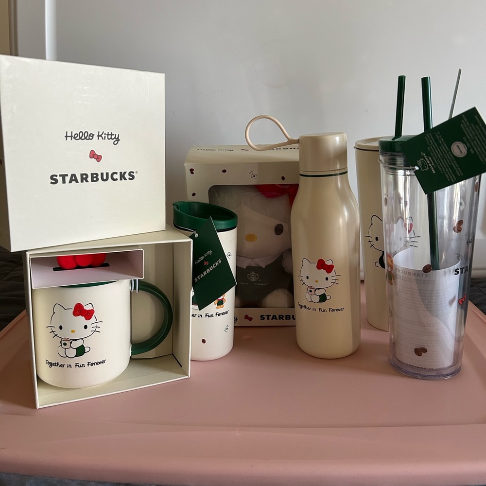 Starbucks Hello Kitty Collection - Cream and Green